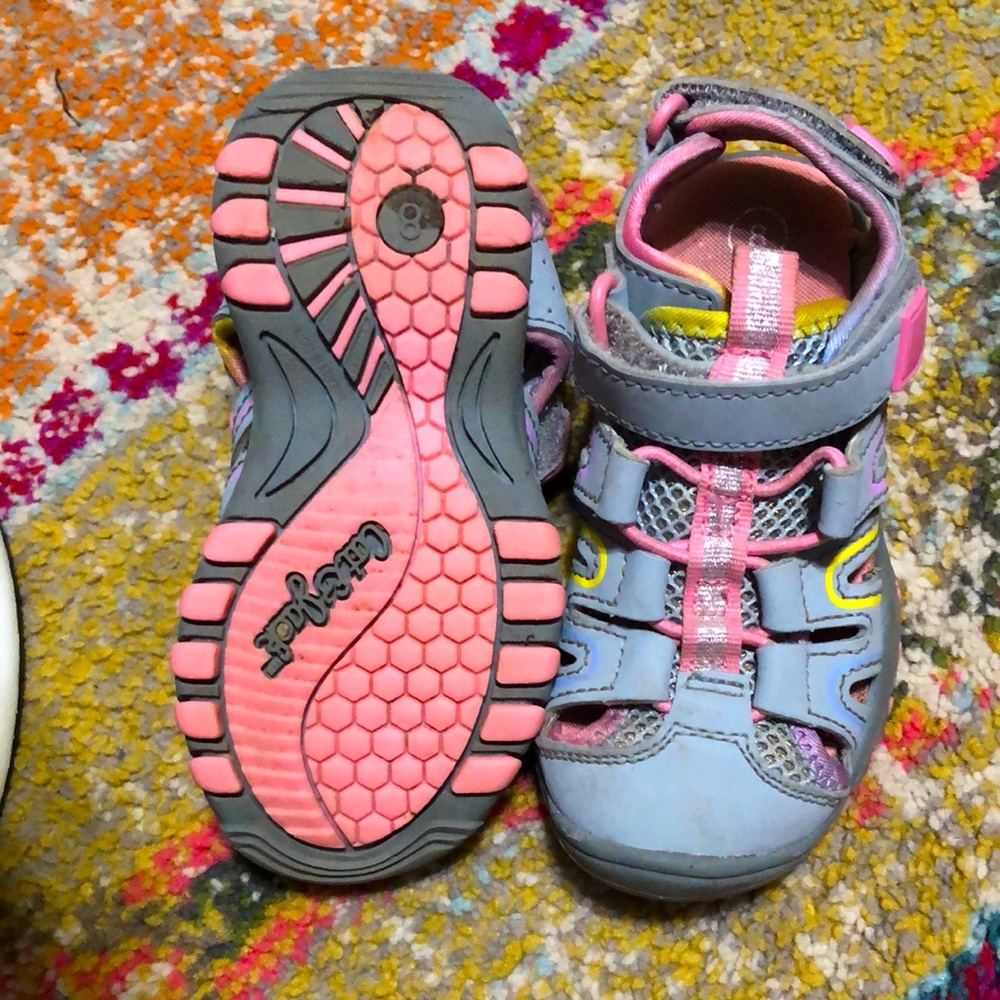 🧜🏼‍♀️3 for $15 item!🧜🏼‍♀️ girls cat & Jack Sandals